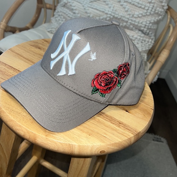 Legacy. SnapBack New York hat. Excellent condition only wore once. - Picture 2 of 4